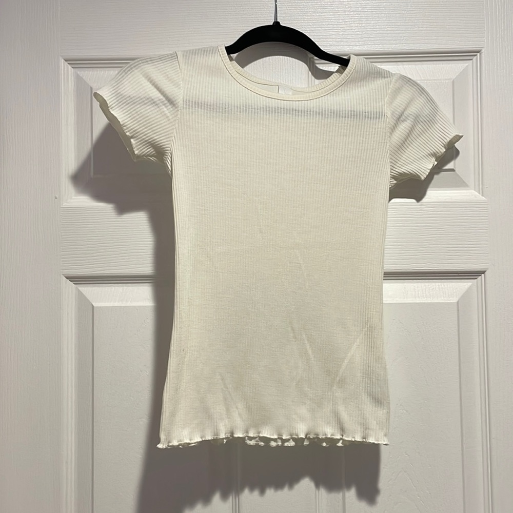 Old navy off white ribbed tee. Kids L 10-12. GUC